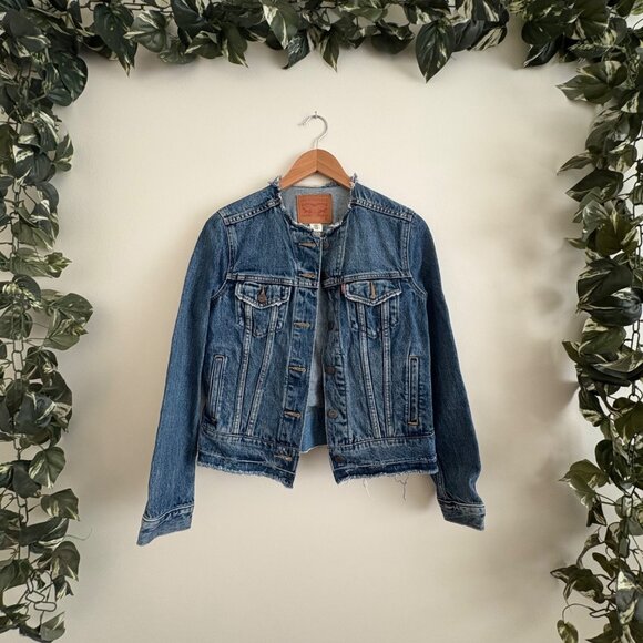 Levi’s Strauss & Co Collarless Trucker Button Denim Jacket Blue Women’s Sz S - Picture 1 of 8